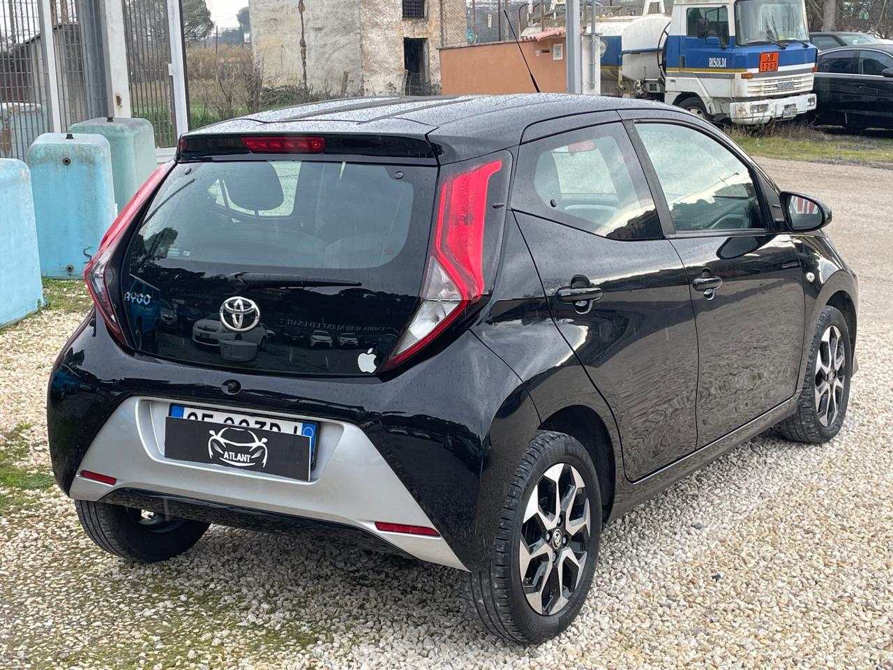 Toyota Aygo Connect 1.0 VVT-i 72 CV 5 porte x-clusiv