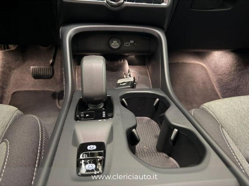 Volvo XC40 B3 automatico Core