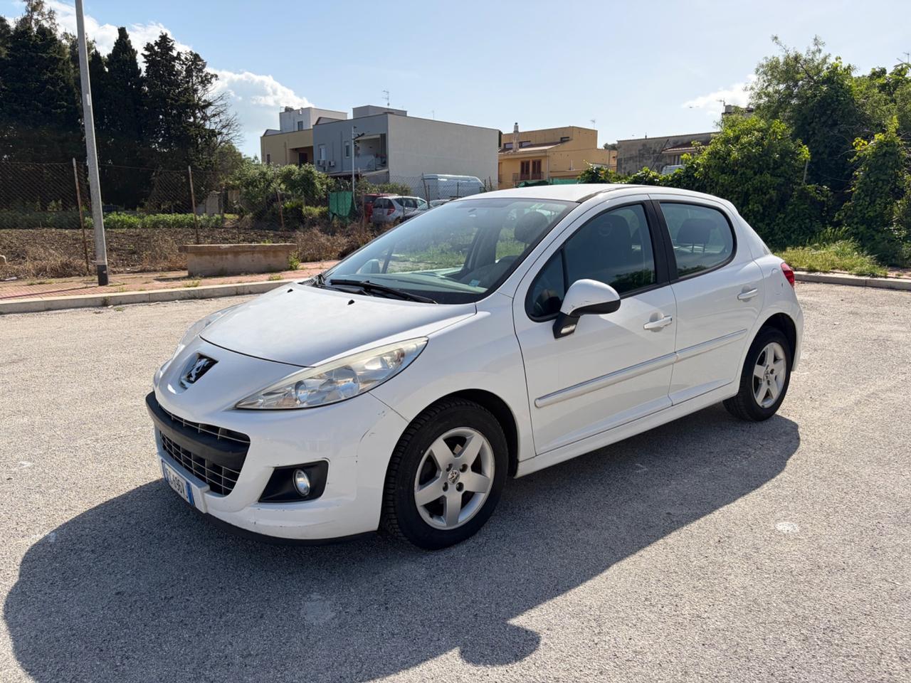 Peugeot 207 1.4 HDi 70CV 5p. Active