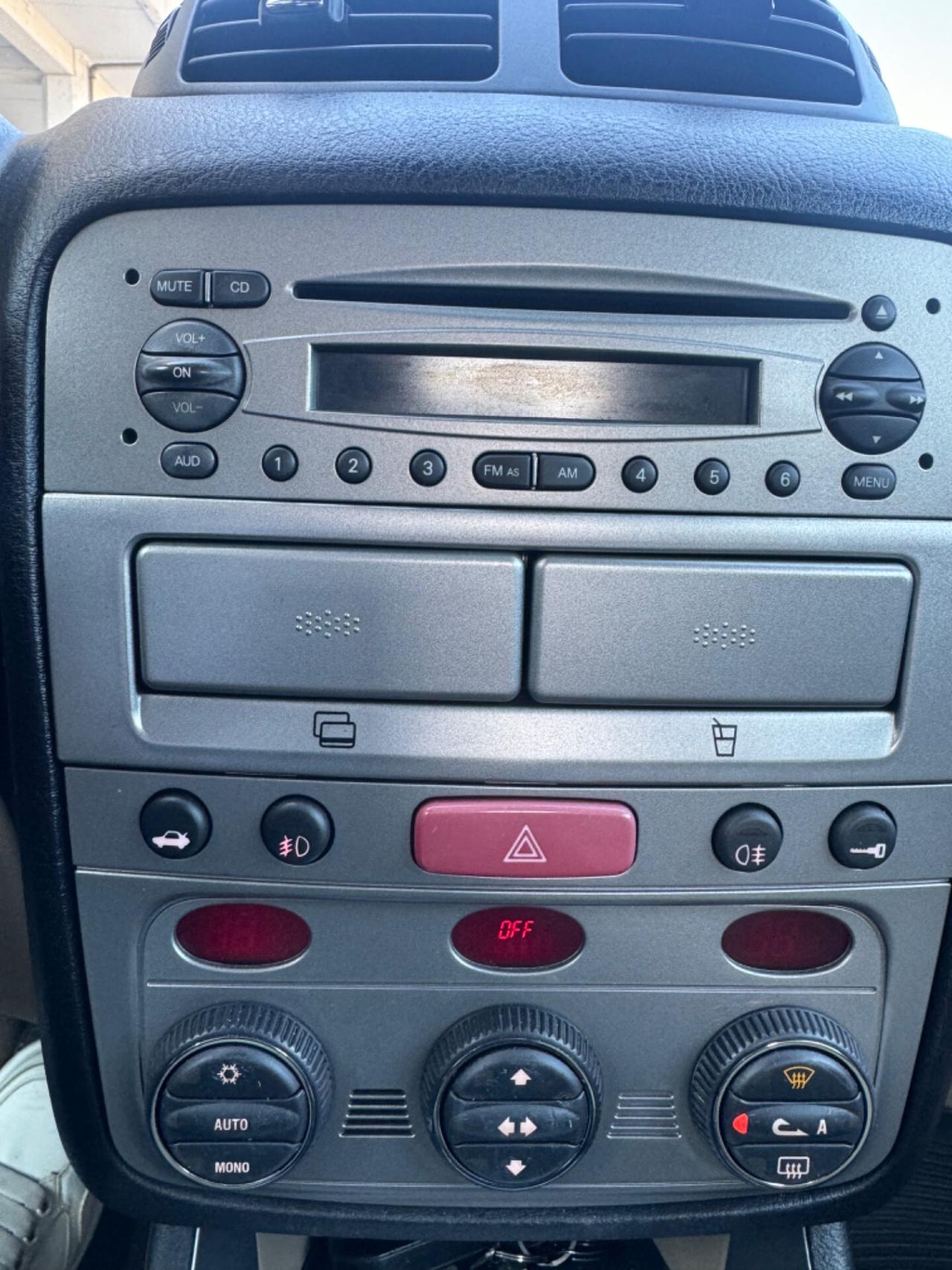 Alfa Romeo 147 1.6 16V TS 5P. Distinctive 45.000km