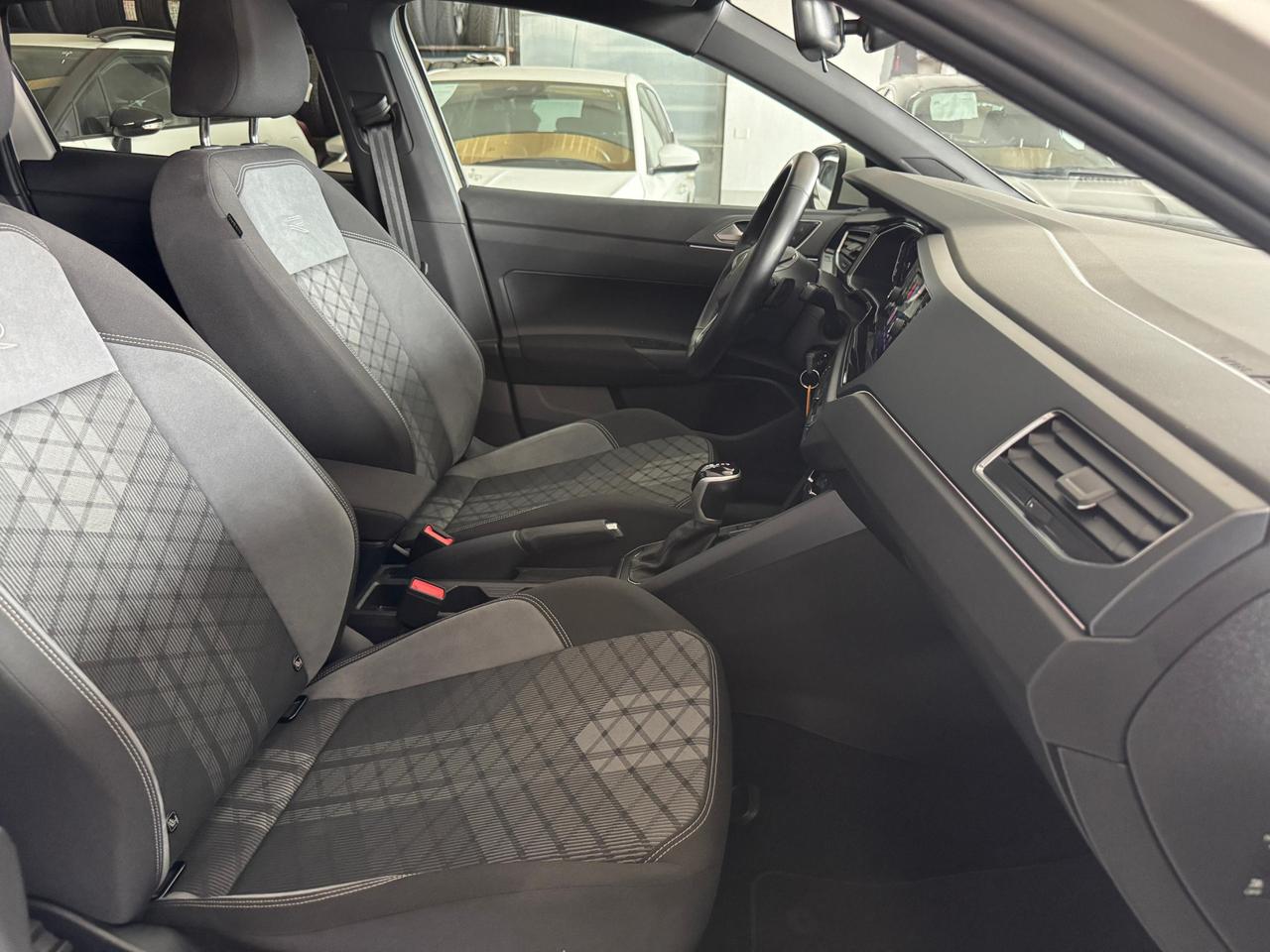 Volkswagen Taigo 1.0 tsi R-Line 110cv dsg TETTO APRIBILE