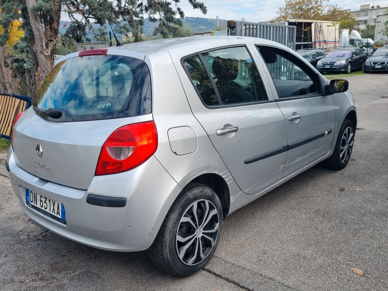Renault Clio 1.2 16V 5 porte Le Iene