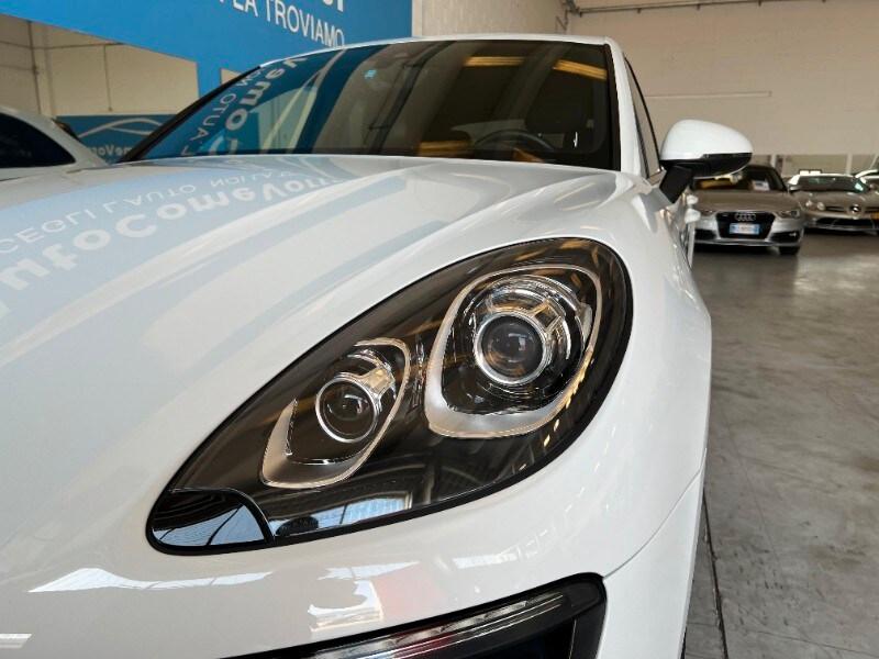 PORSCHE Macan 2.0