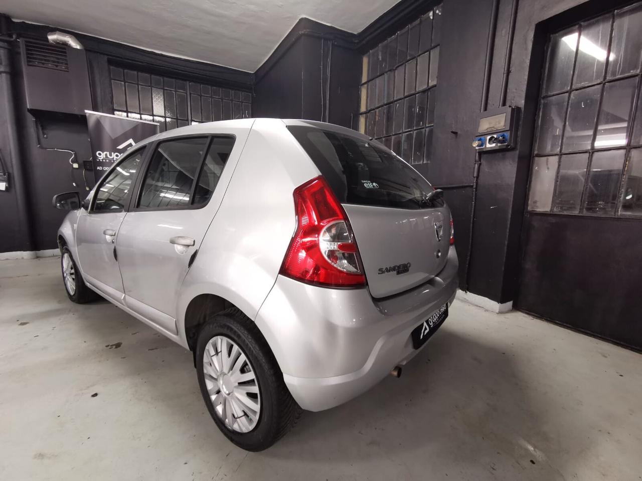 Dacia Sandero 1.4 8V GPL Lauréate NEOPATENTATI GARANZIA 12 MESI