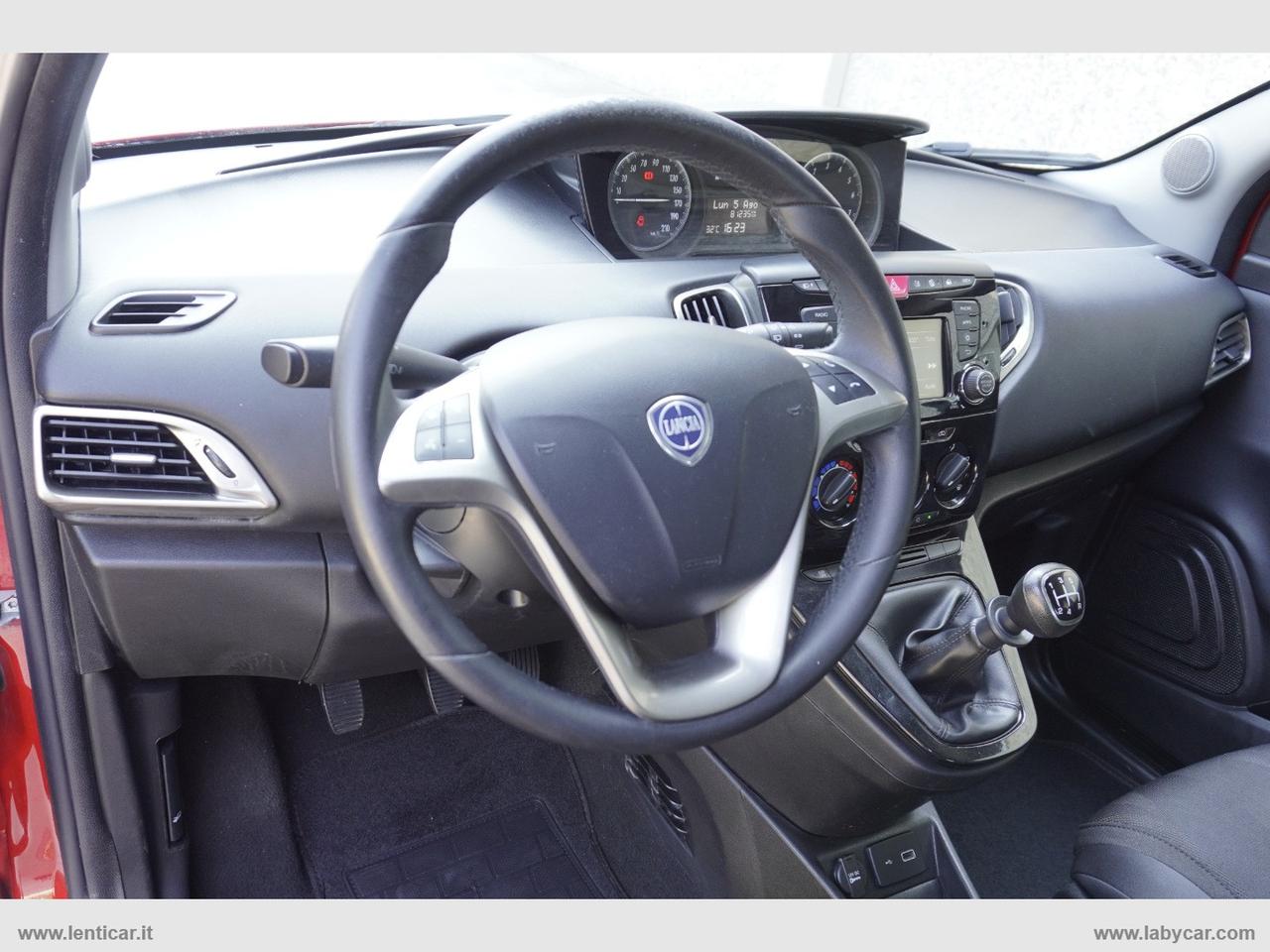 LANCIA Ypsilon 1.2 69 CV 5 Posti Gold Adatta a Neopatentati