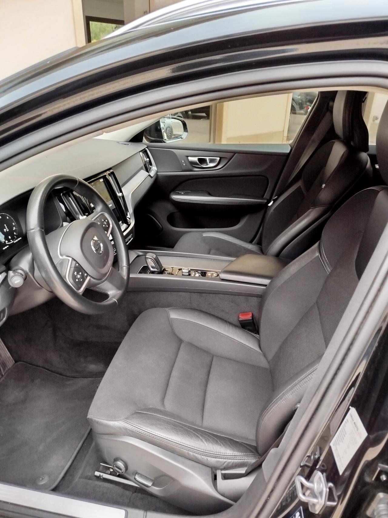 Volvo V60 B4 (d) Geartronic Momentum Business