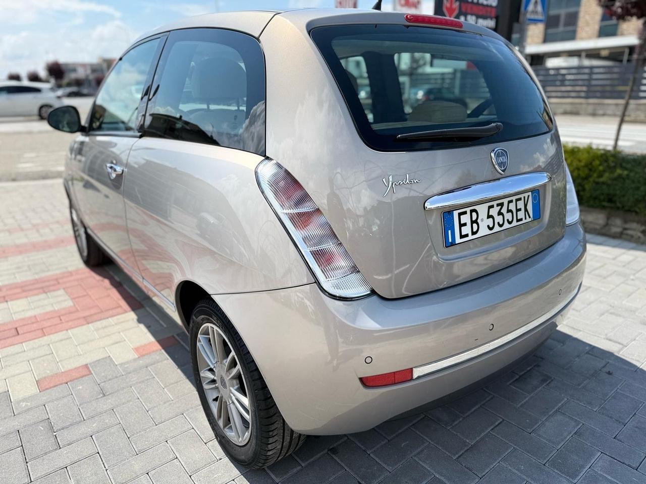 Lancia Ypsilon 1.2 69CV Platino OK NEOPATENTATI