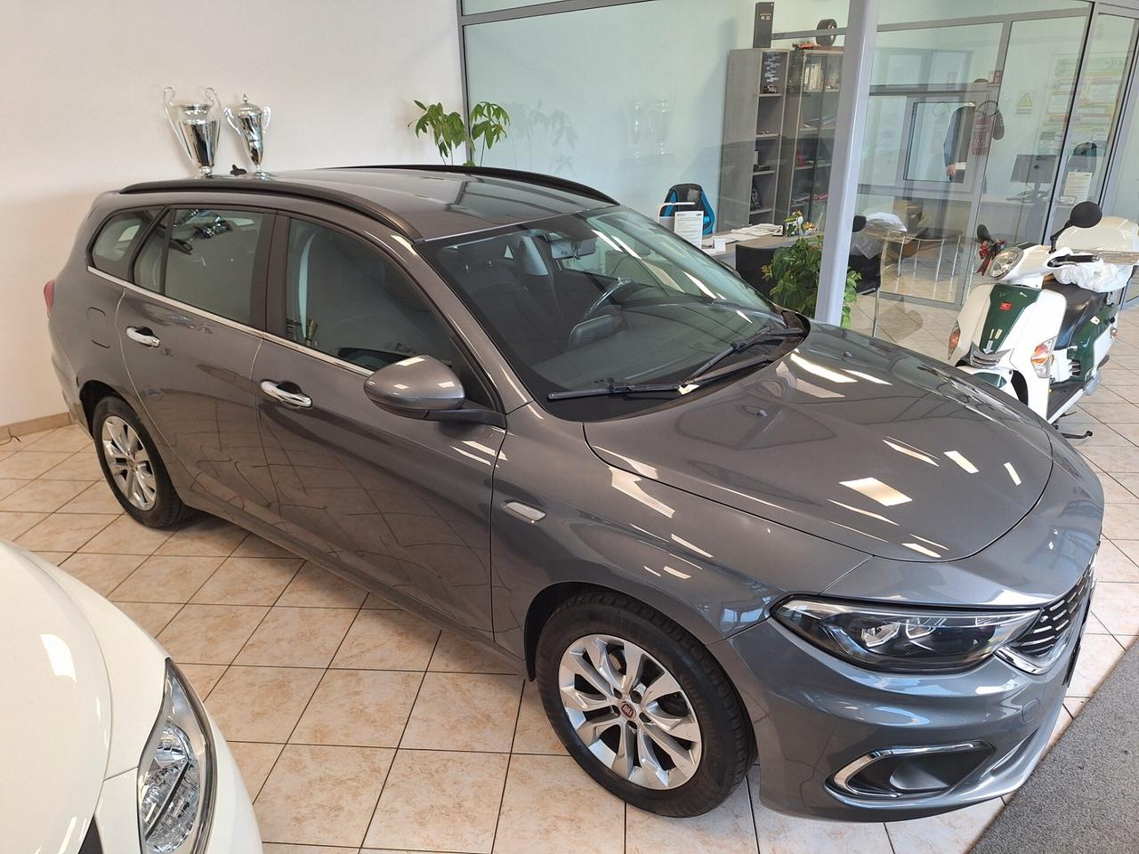 Fiat Tipo 1.6 Mjt S&S SW Lounge