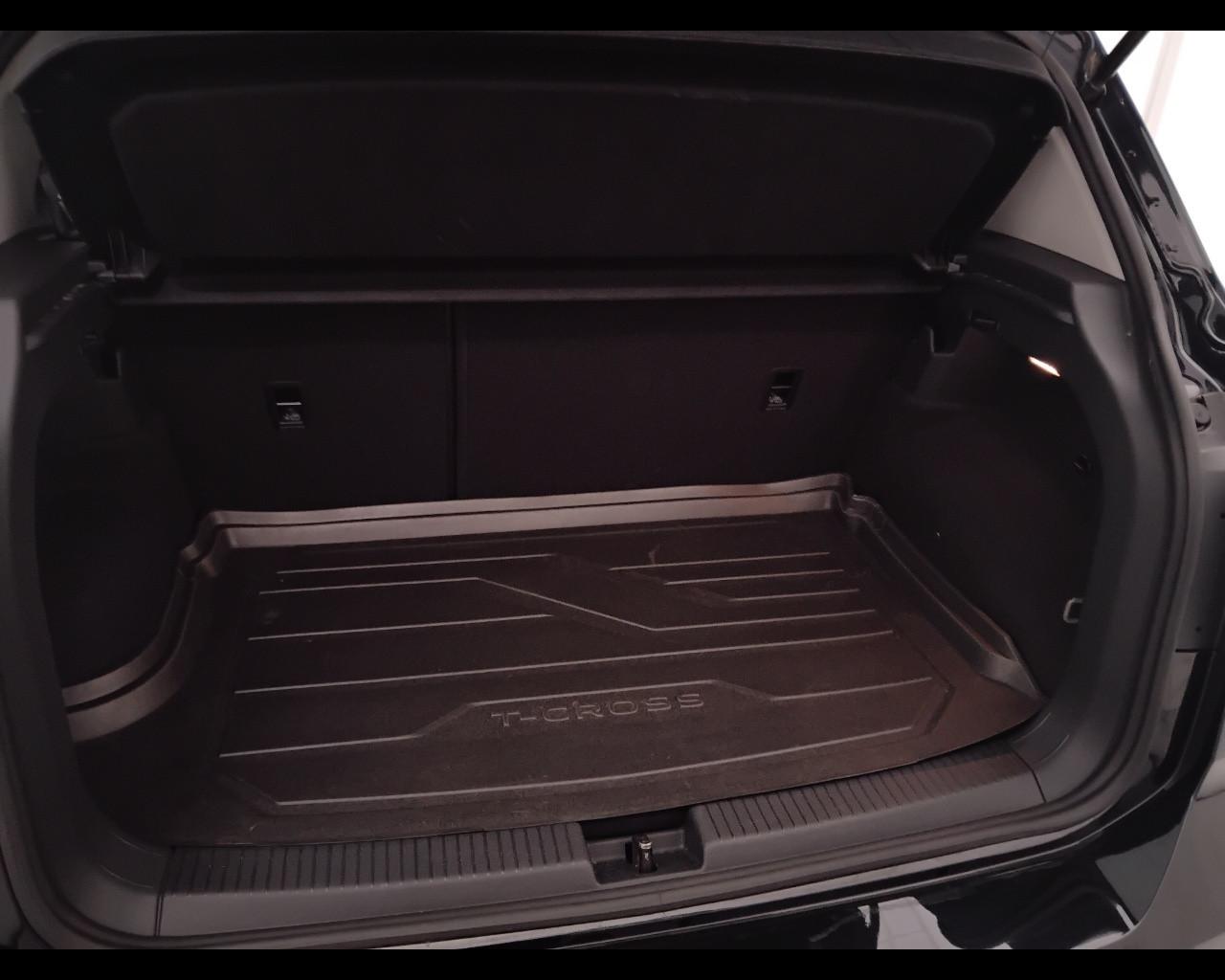 VOLKSWAGEN T-Cross 2019 - T-Cross 1.0 tsi Advanced 110cv