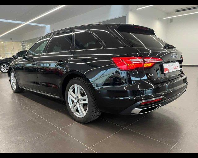 AUDI A4 Avant 40 TDI S tronic Business Advanced