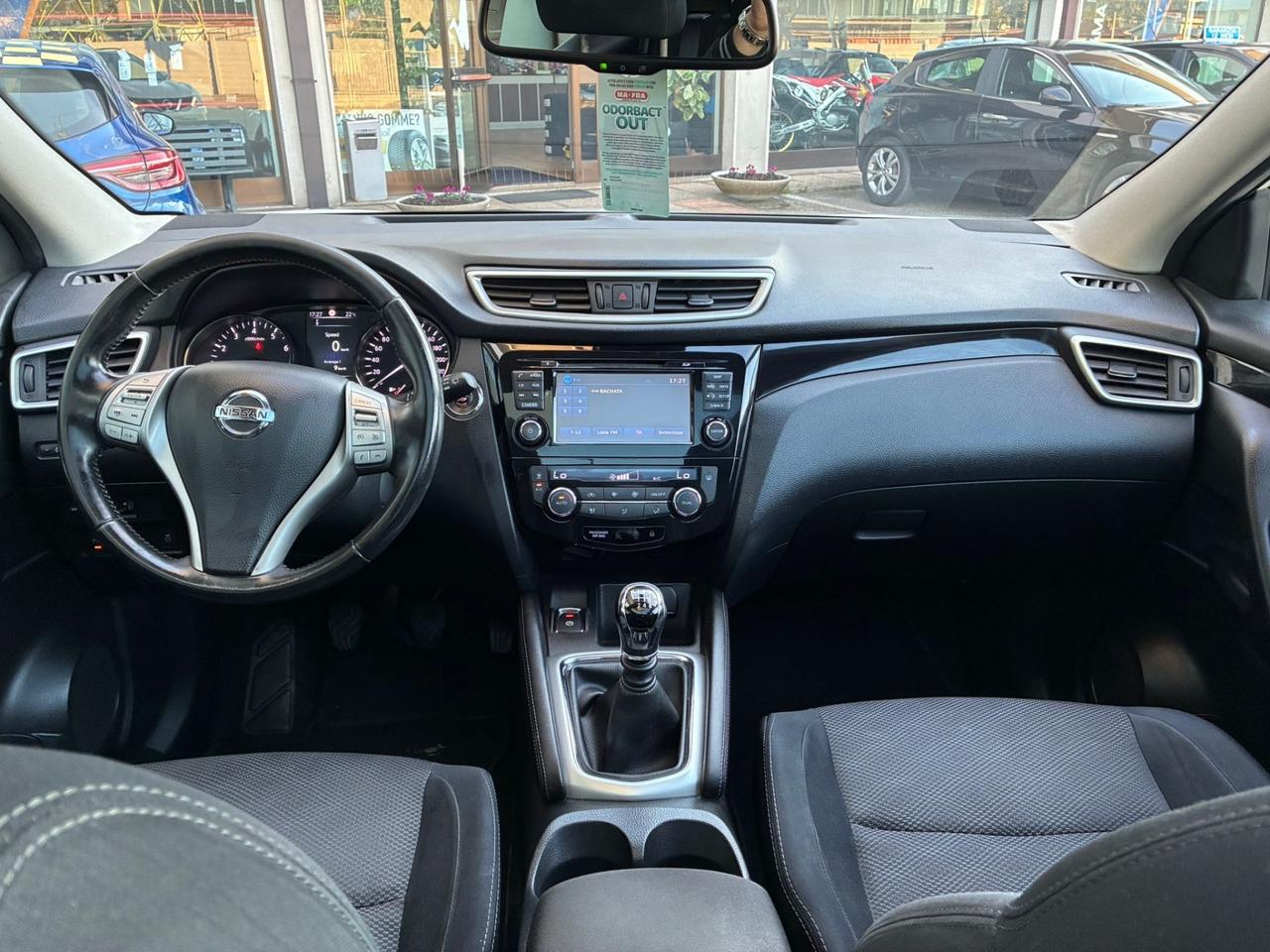 Nissan Qashqai 1.2 DIG-T Tekna 2016 da vetrina