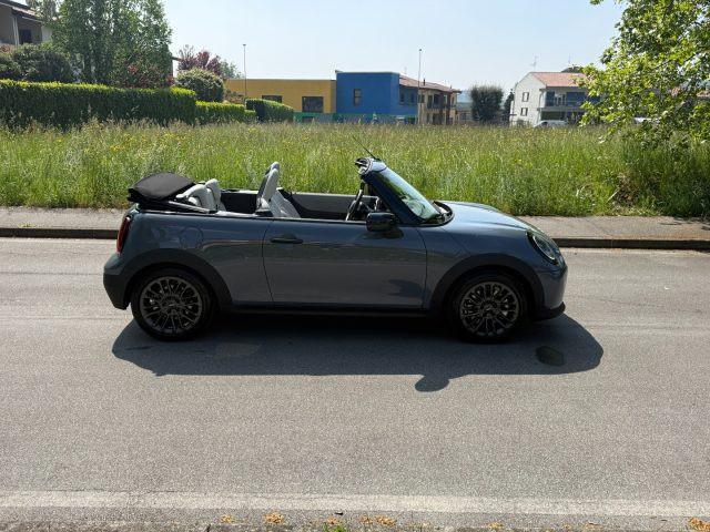 MINI Cooper C Cabrio Cooper C Favoured Cabrio