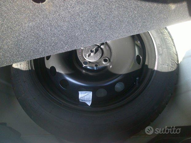 Fiat Panda 1.0 69cv firefly hybrid schermo touch 7"