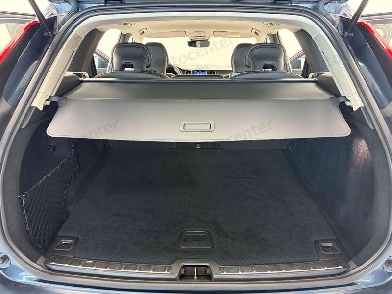 Volvo XC60 XC60 B4 (bz) 197CV TRAZIONE ANTERIORE MOMENTUM PRO