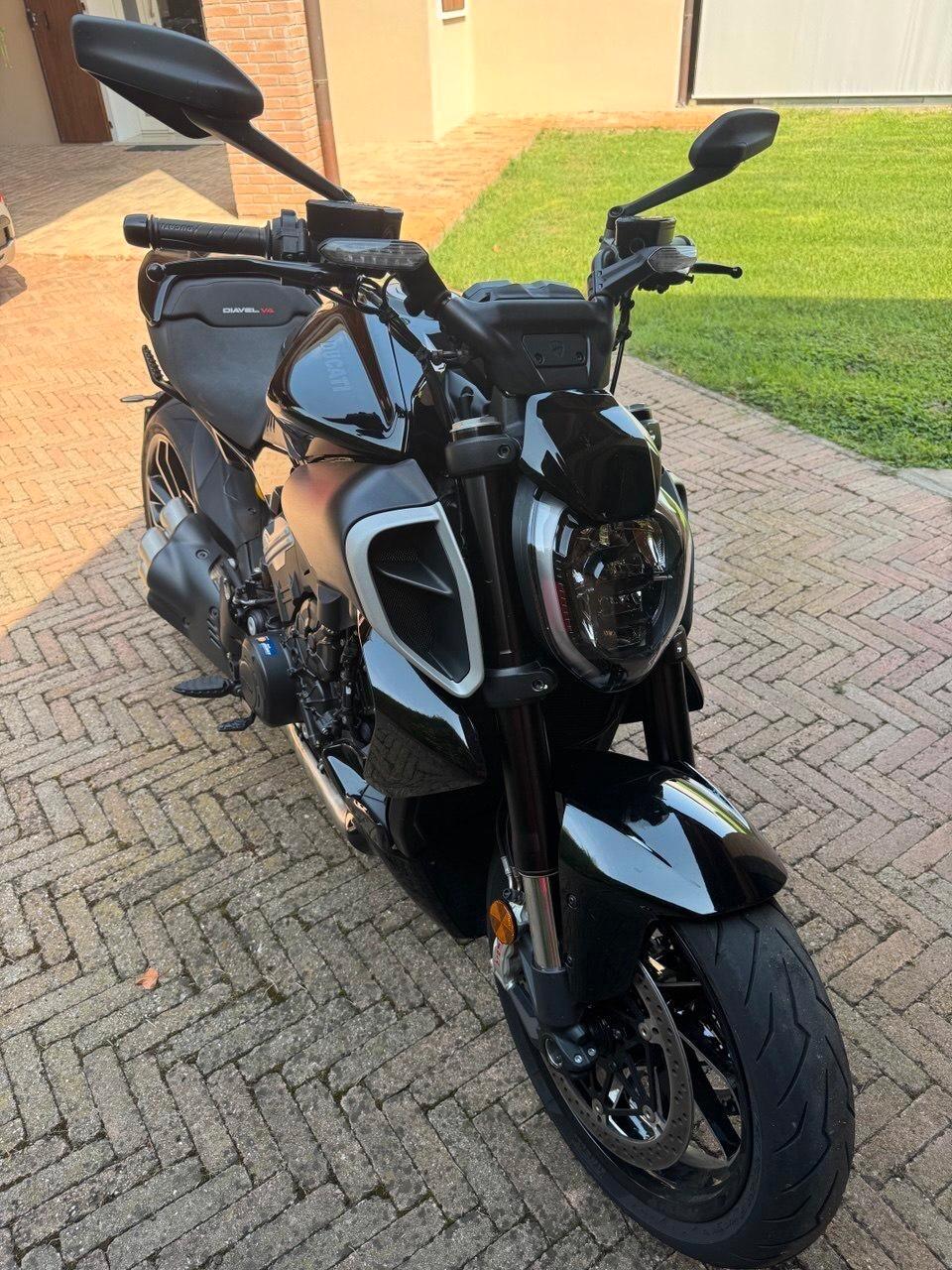 Ducati Diavel V4