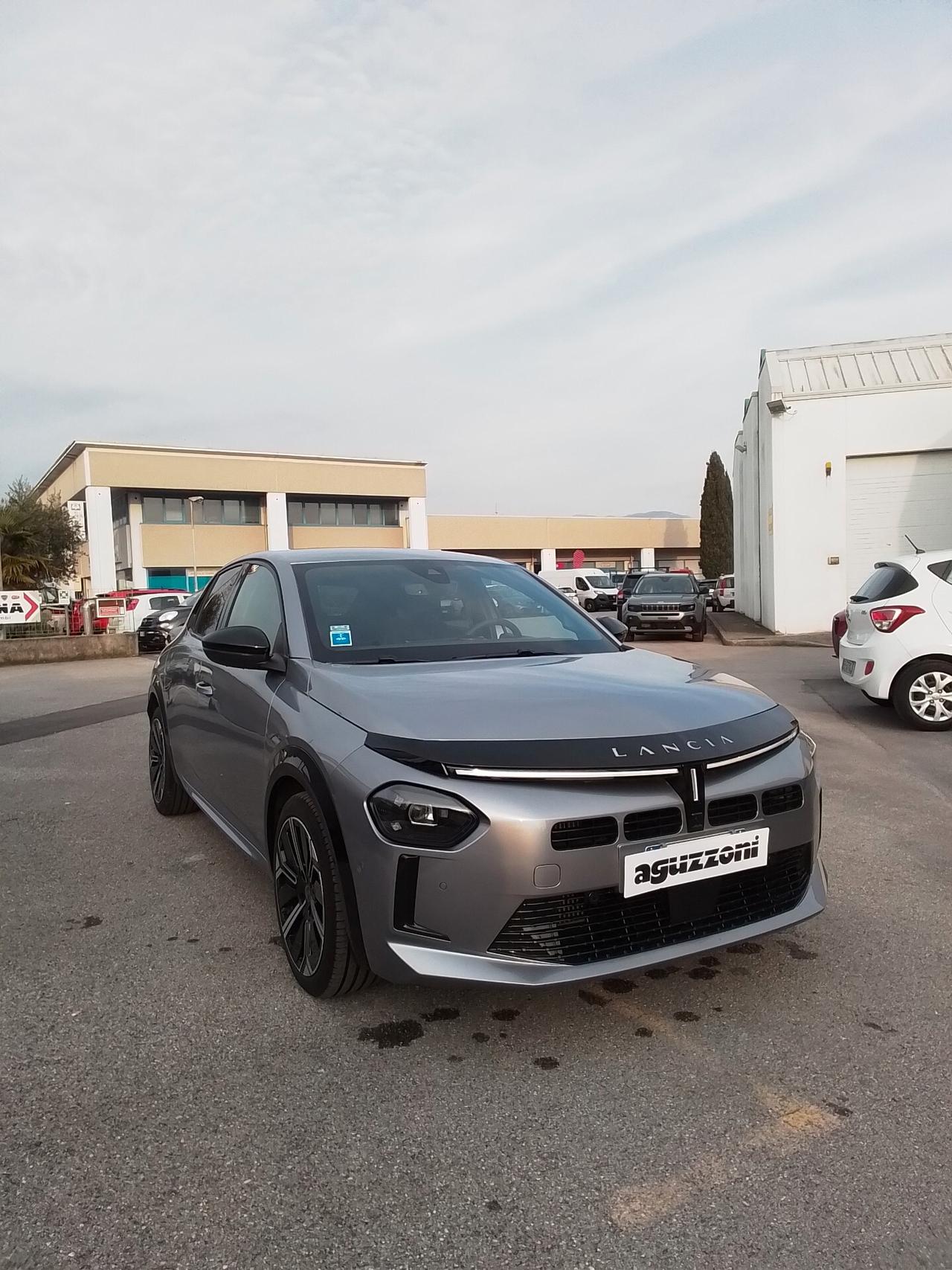 Lancia Ypsilon Hybrid e-DCT LX