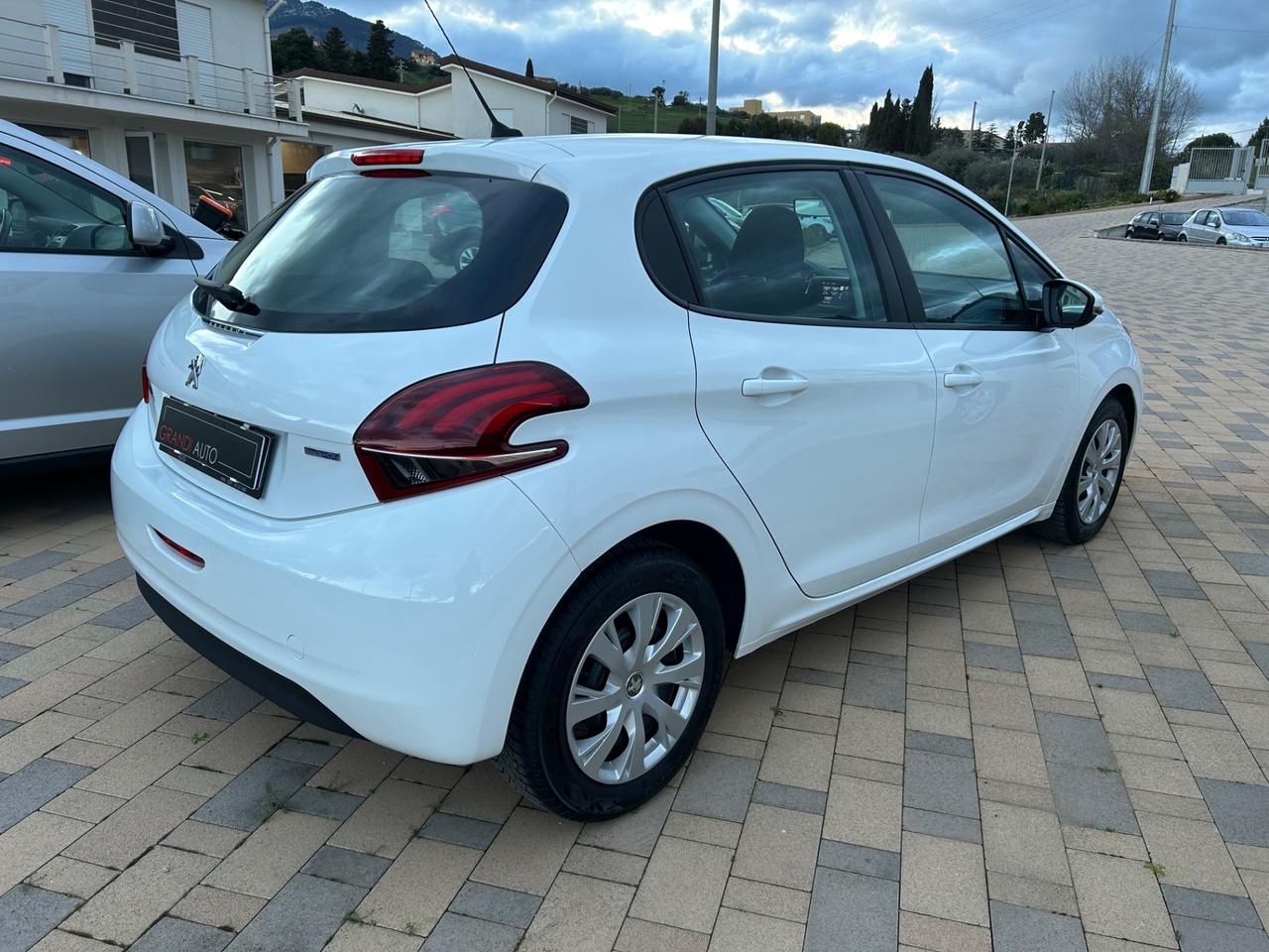 Peugeot 208 BlueHDi 75 S&S AUTOCARRO N1