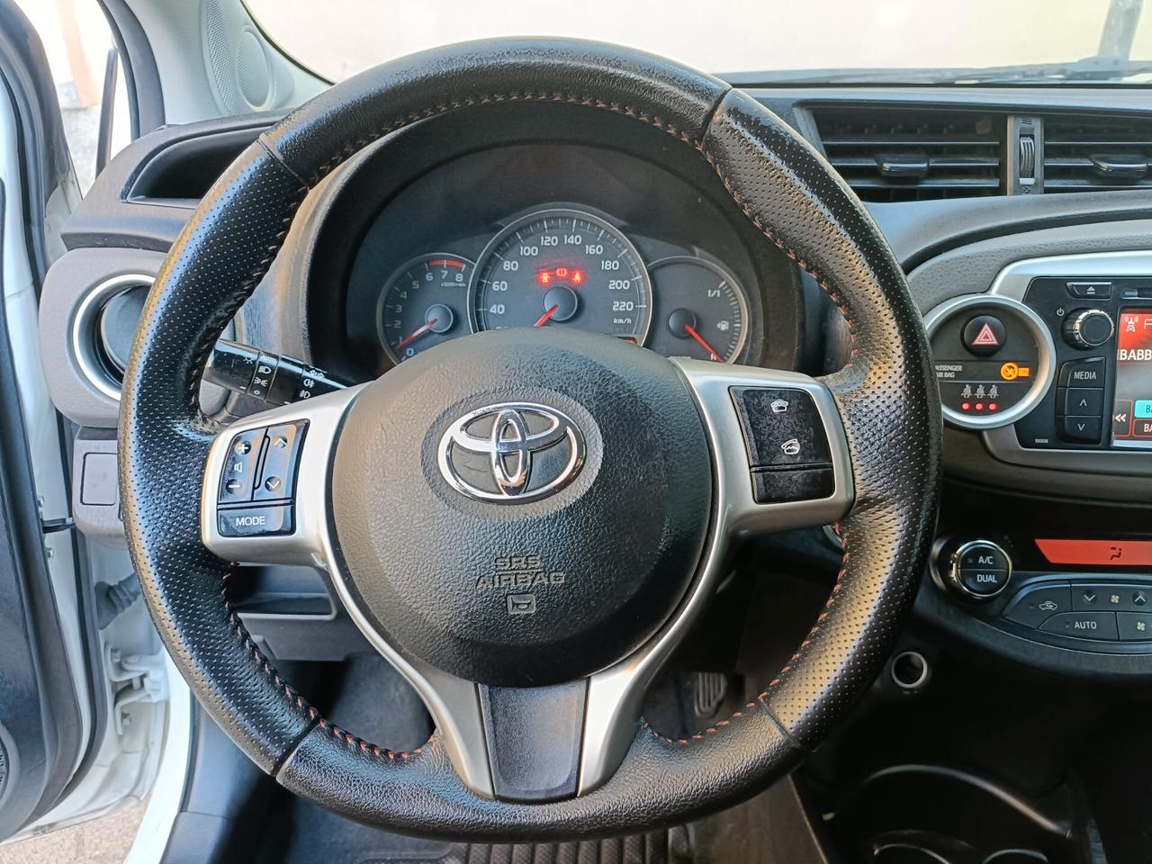 Toyota Yaris 1.3 5 porte Lounge