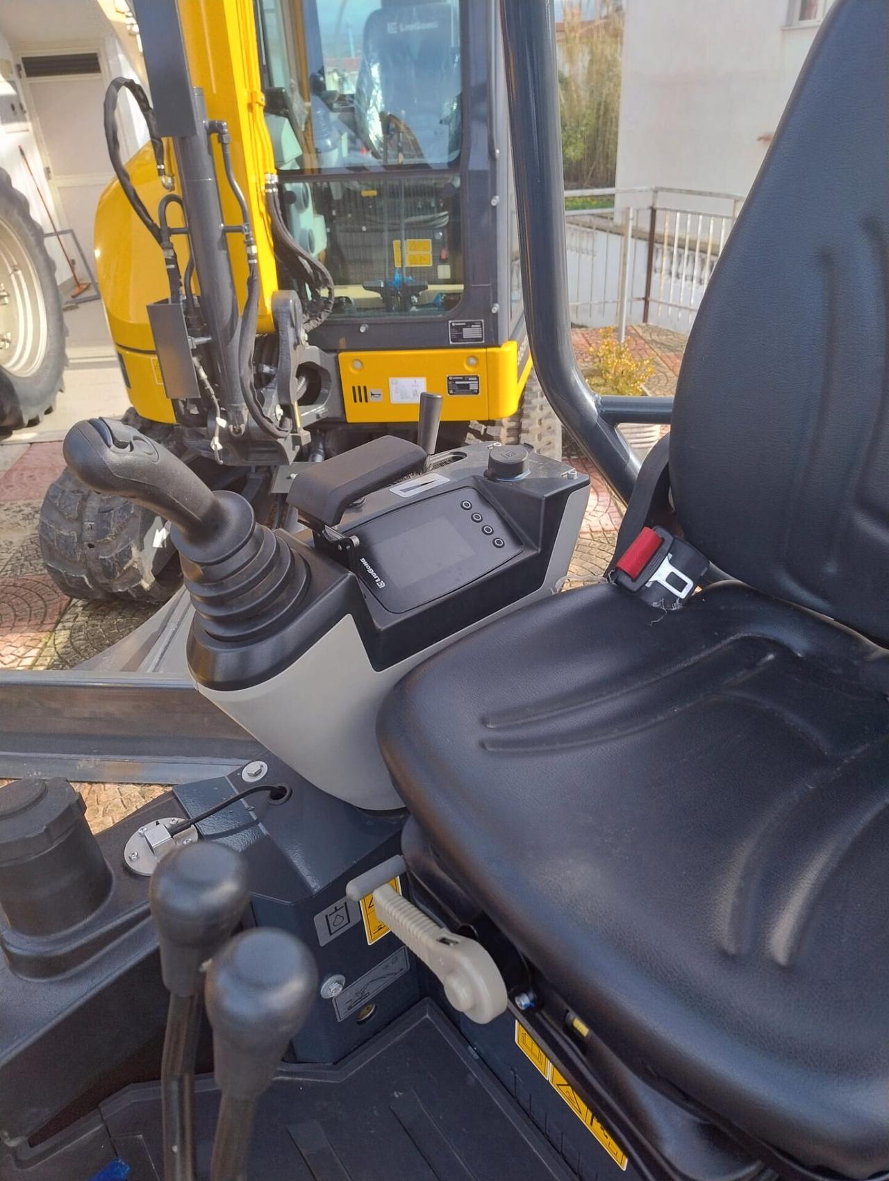 Escavatore Nuovo LiuGong 9017F (18 Quintali)