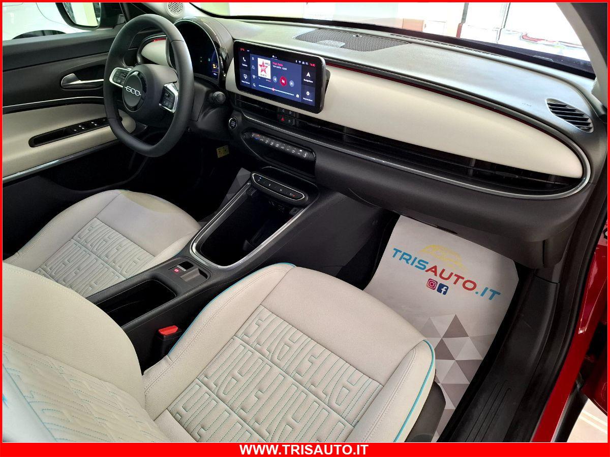 FIAT 600 1.2 T-GEN3 MHEV DCT La Prima NEOPATENTATI (FULL LED+PELLE+NAVI)