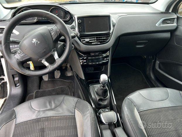 Peugeot 2008 1.6hdi full optional xfetta in tutto