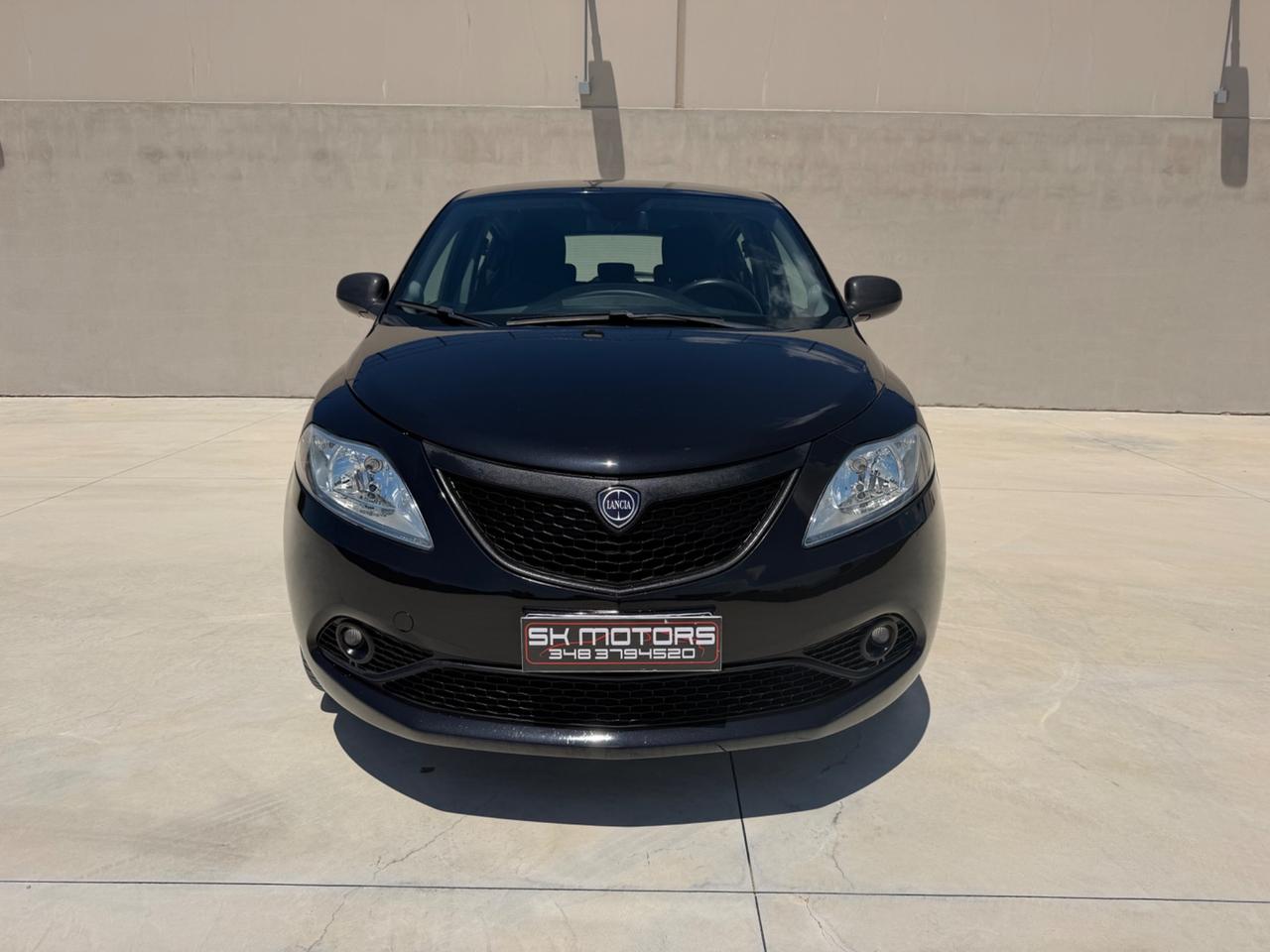 Lancia Ypsilon 1.2 69 CV 5 porte GPL Ecochic Silver