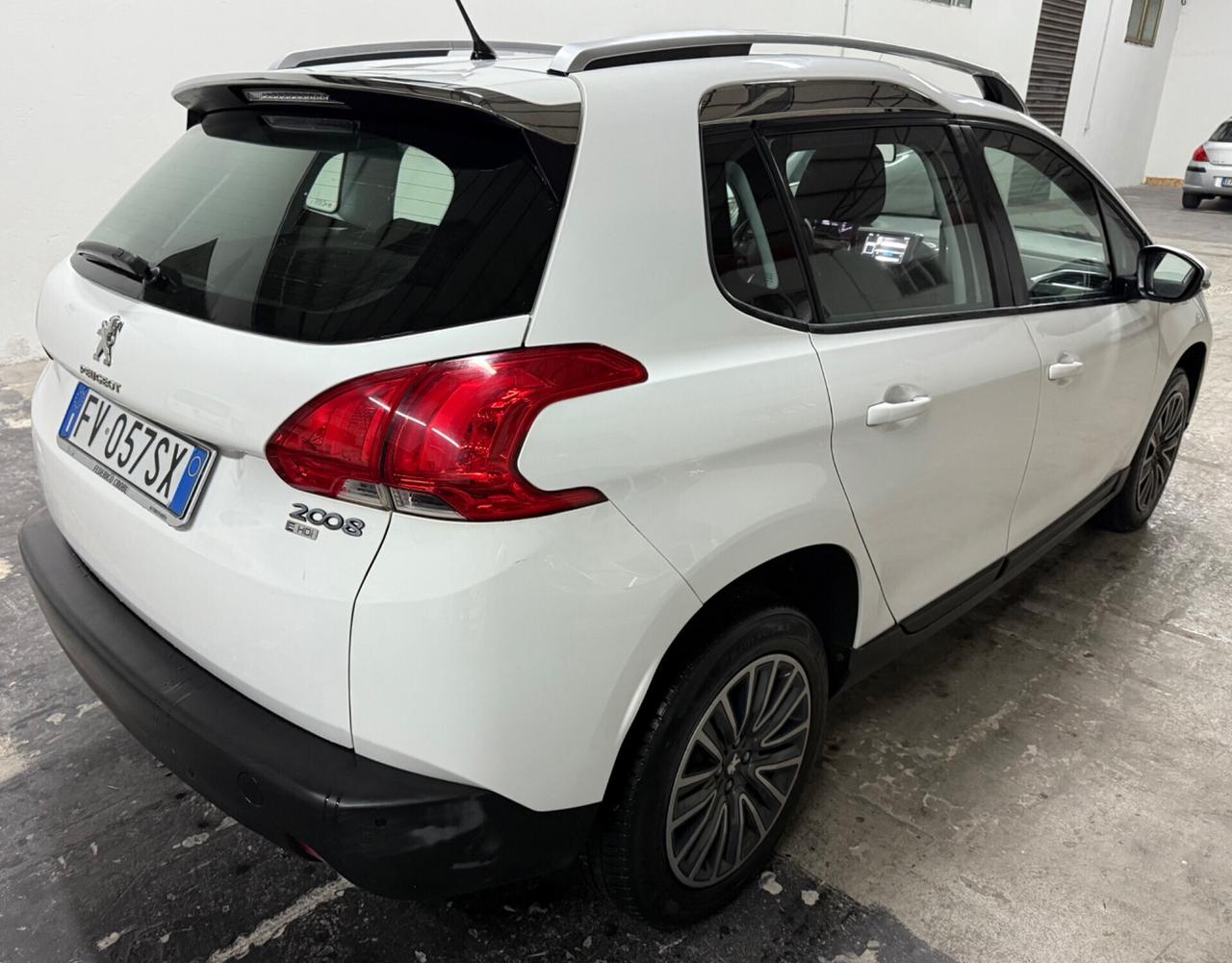 Peugeot 2008 1.6 e-HDi 92 CV - 2014
