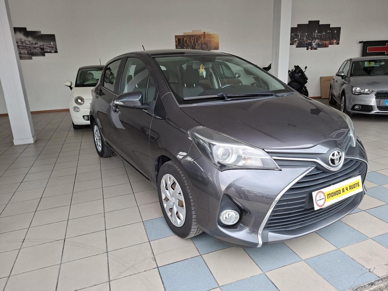 Toyota Yaris 1.3 5 porte Trend
