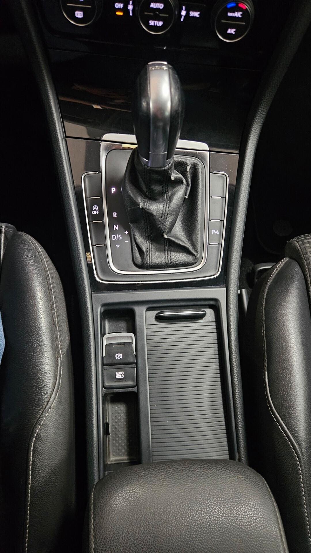 Volkswagen Golf 1.6 TDI DSG 5p. Highline BlueMotion Technology