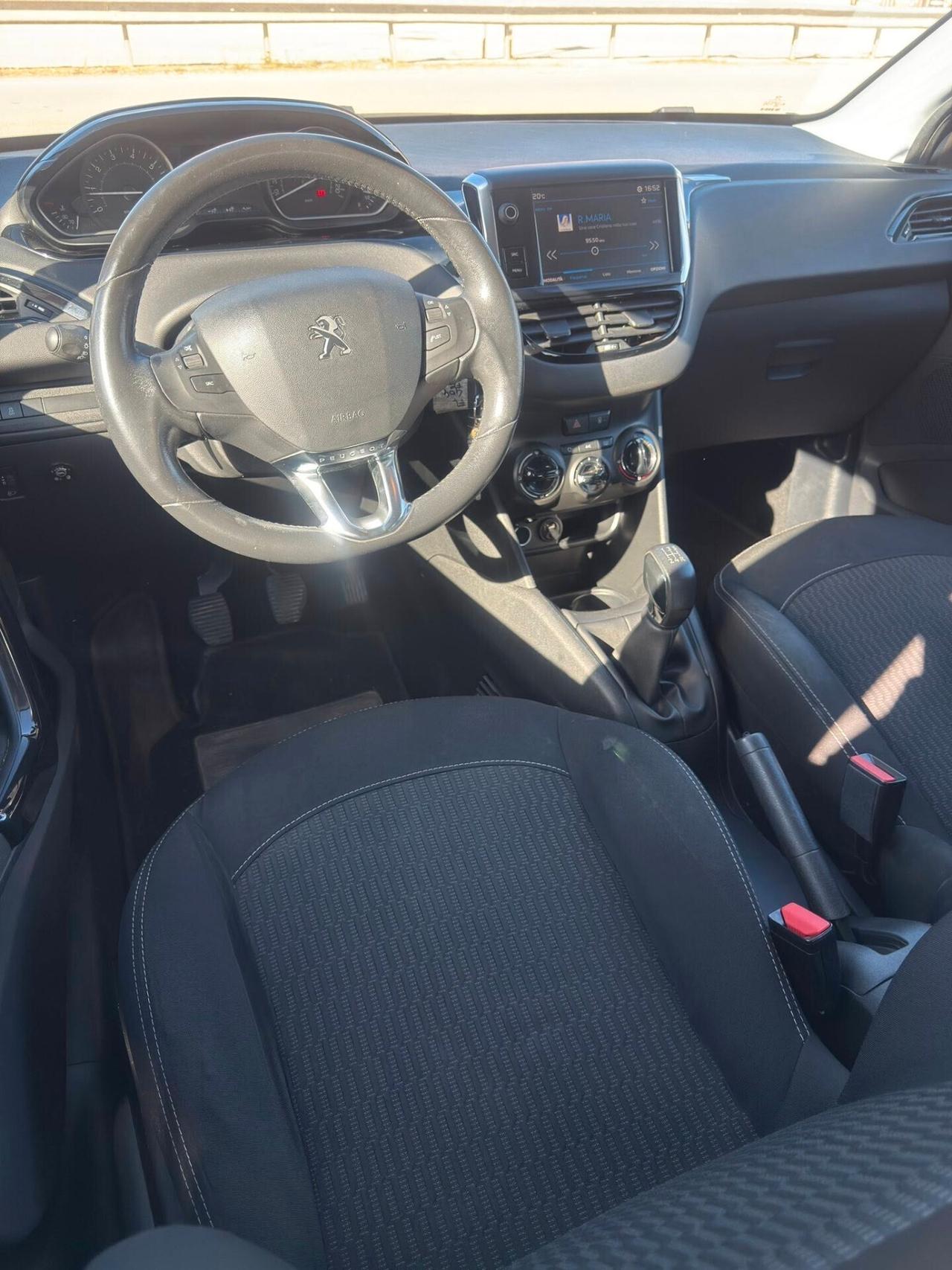 Peugeot 208 PureTech 82 5p. GPL Allure