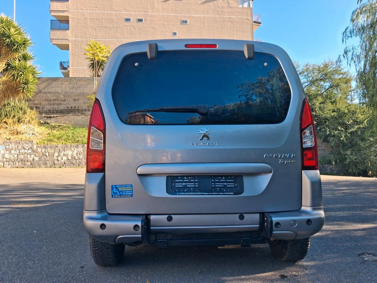 Peugeot Partner Pianale ribassato con rampa disabili in carrozzina