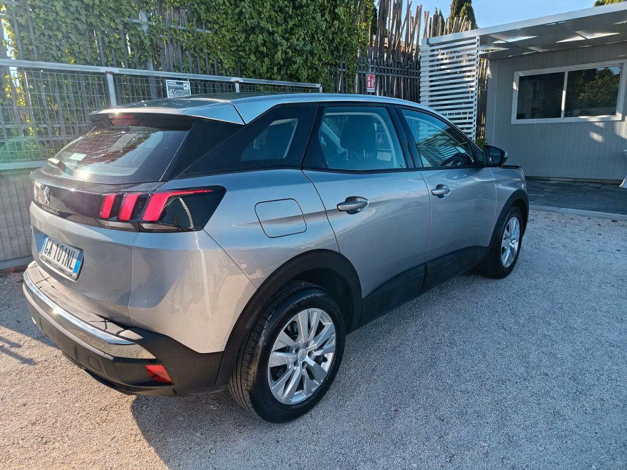Peugeot 3008 BlueHDi 130 S&S Business