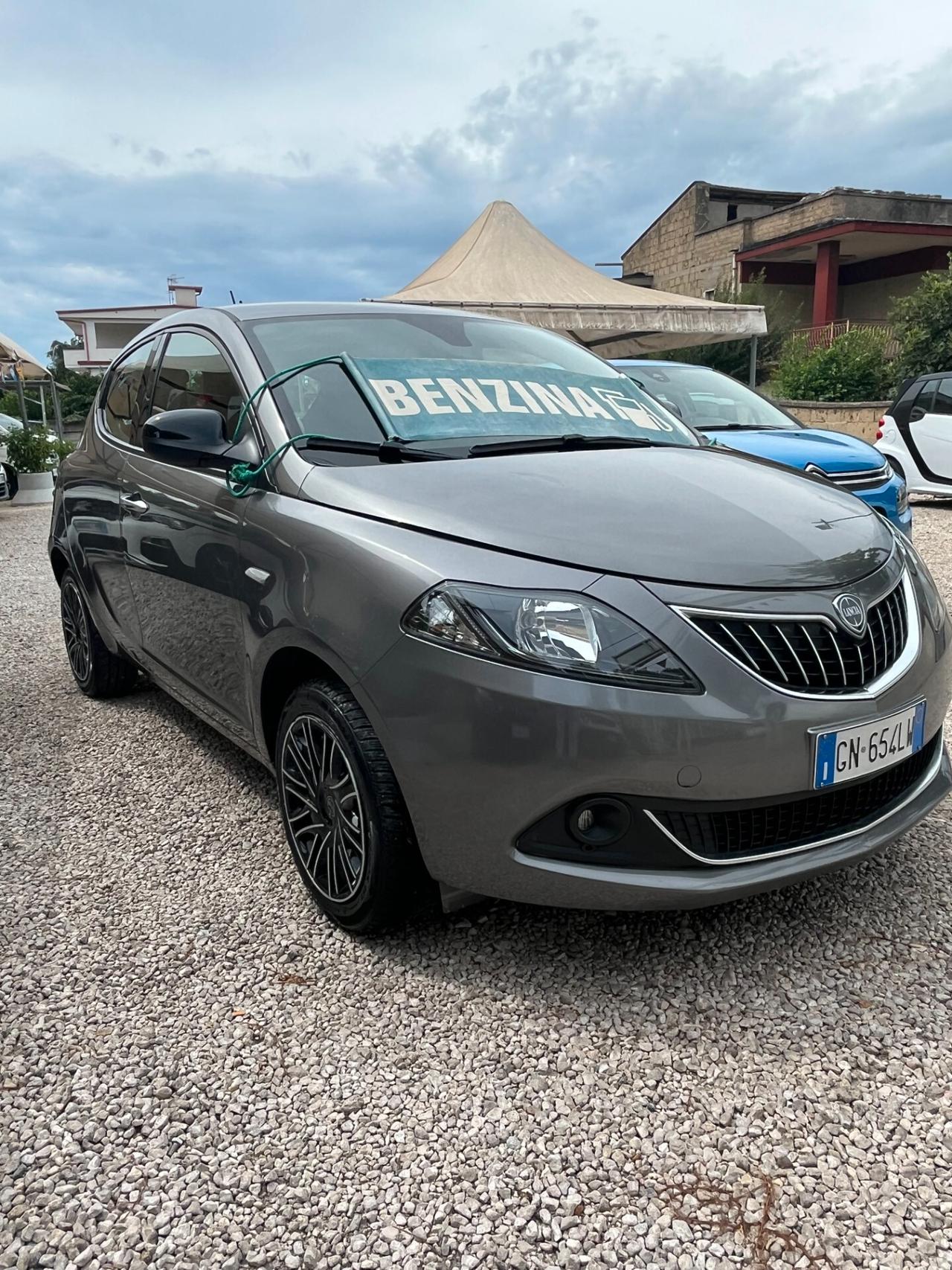 LANCIA YPSILON 1000 IBRIDA 47000 KM CERTIFICATI 1 PROPRIETARIO 2023