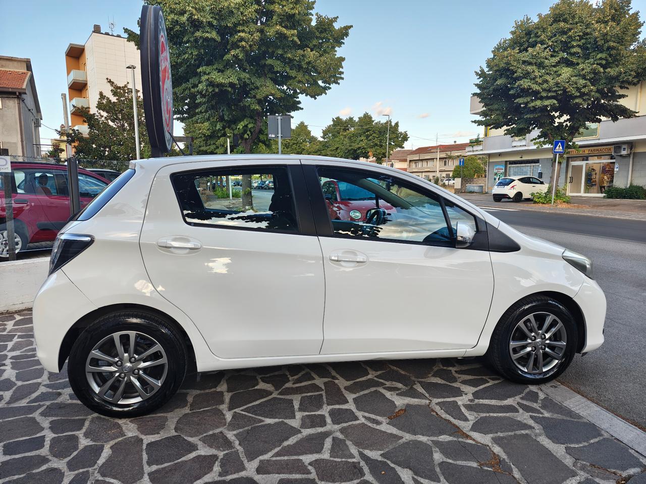 Toyota Yaris 1.0 5 porte Lounge