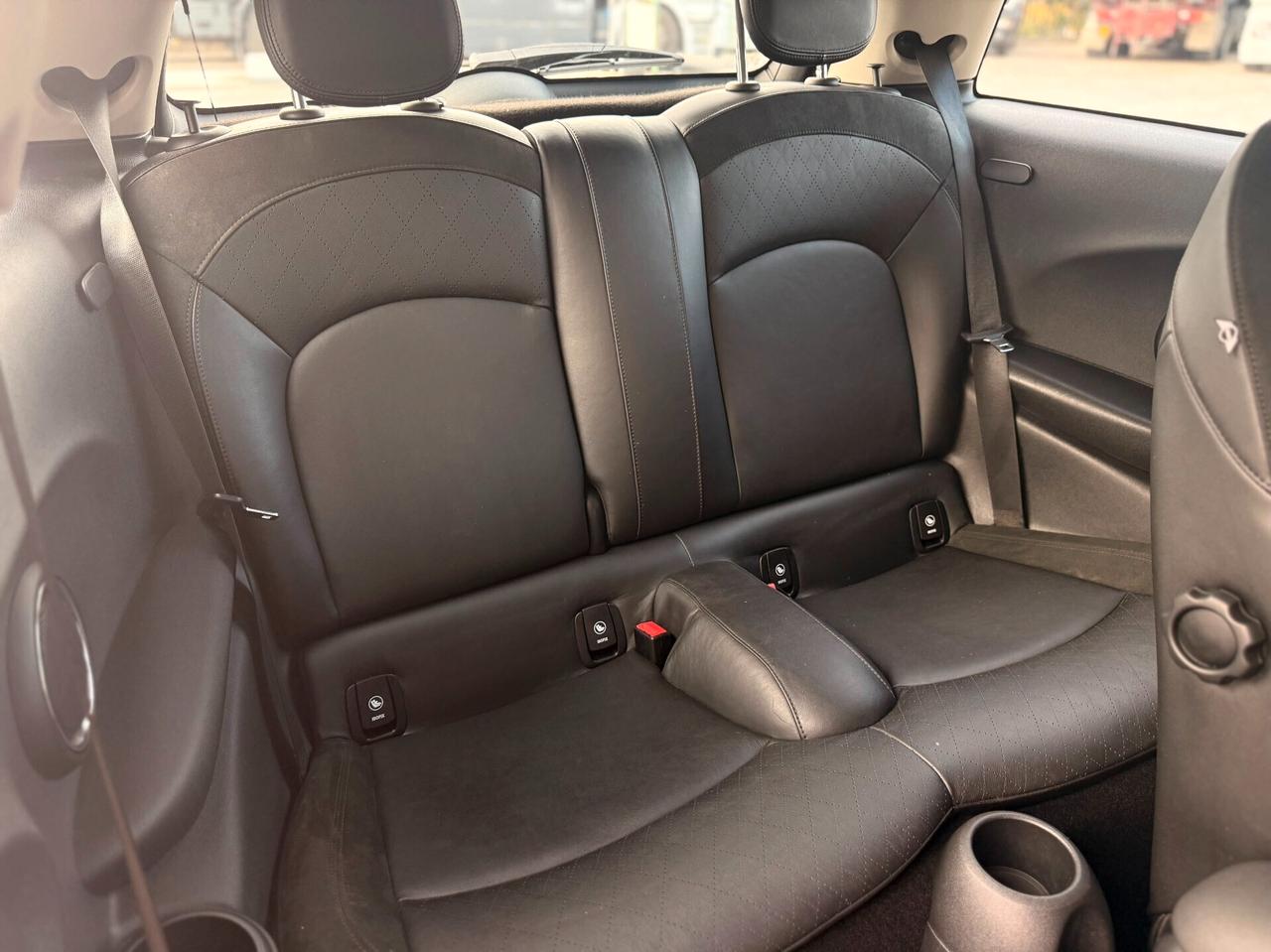 Mini 1.5 Cooper D/PELLE/FULL LED/NAVI/PDC/BELLA