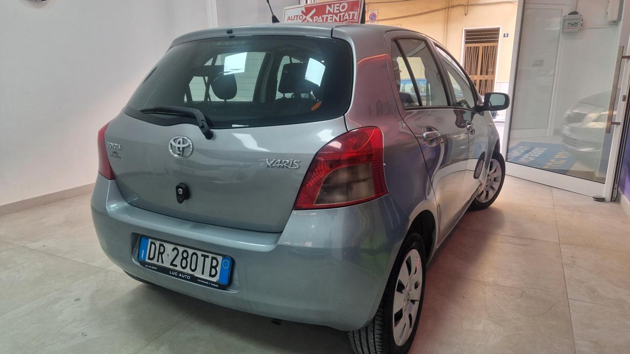Toyota Yaris 1.0 5 porte Sol