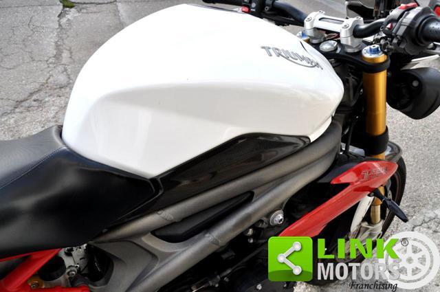 TRIUMPH Speed Triple R 1050
