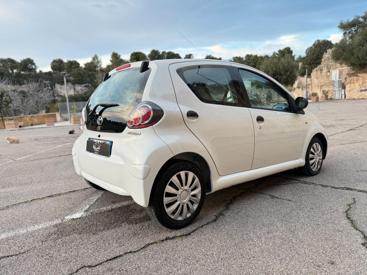 Toyota Aygo /1.0 68CV/NEOPATENTATI/5 POSTI/NAVI