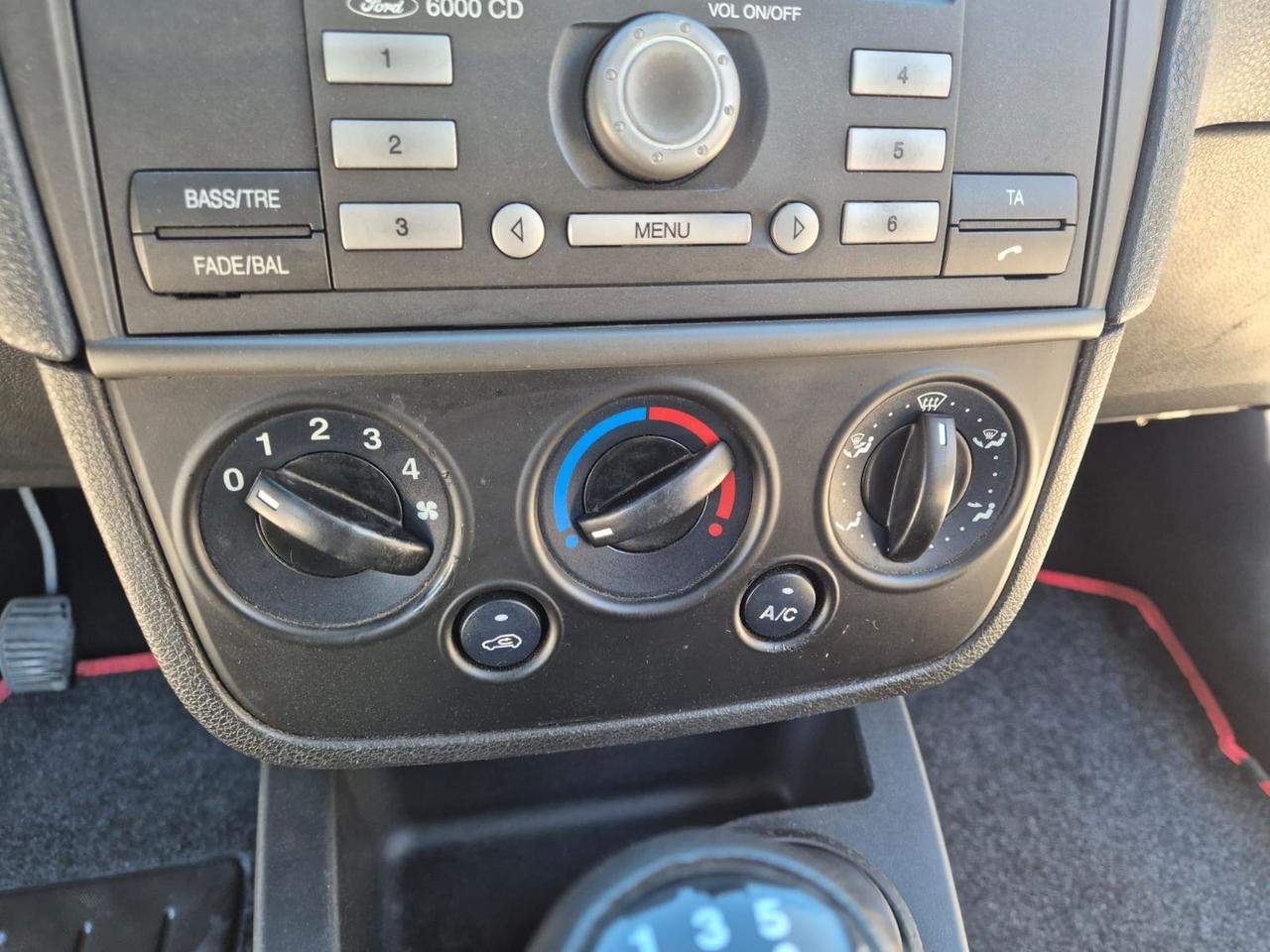 Ford Fiesta 1.2 16V 75cv