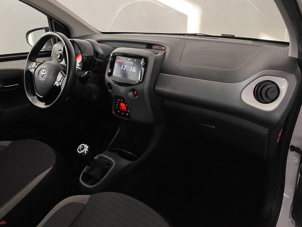 Toyota Aygo 5 Porte 1.0 VVT-i x-play