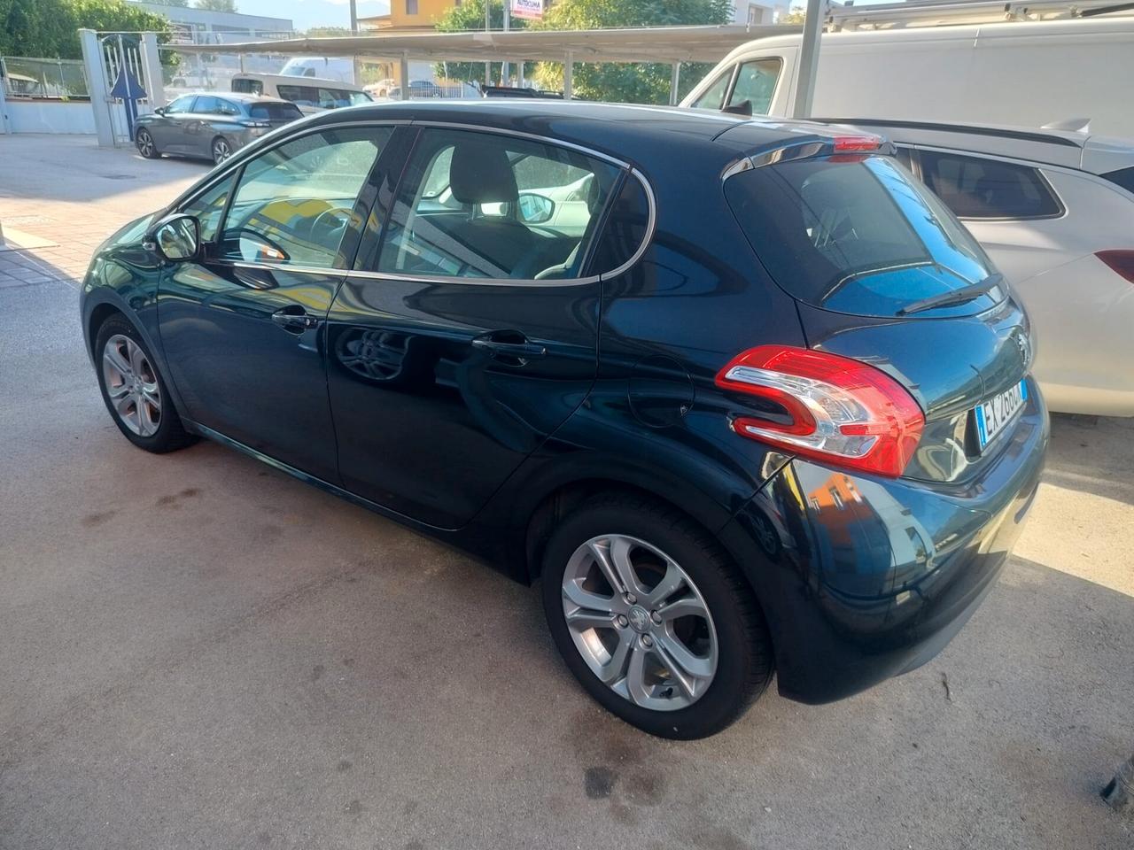 Peugeot 208 1.4 HDi 68 CV 5 porte Allure