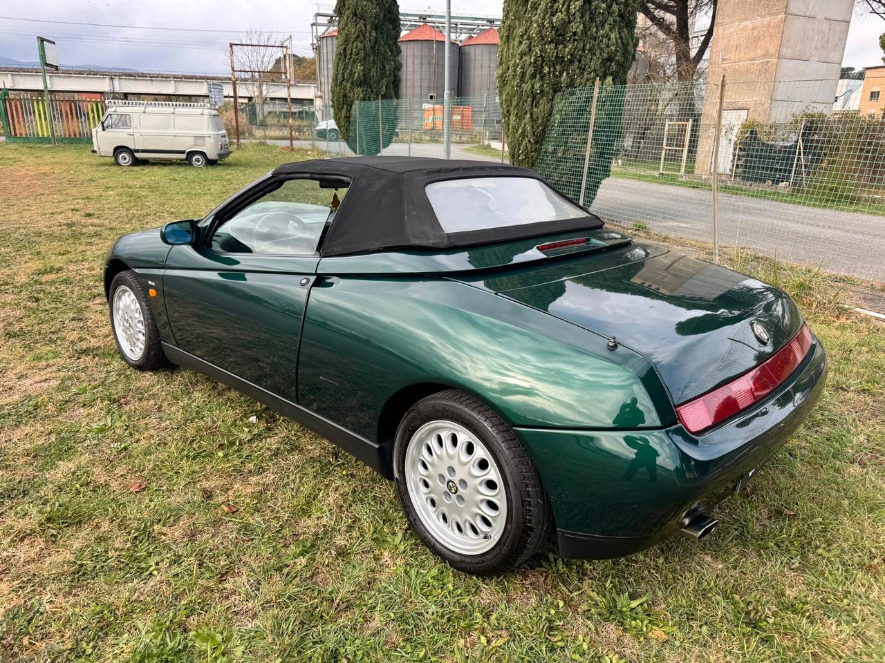 Alfa Romeo Spider 2.0 16v L (916) – 1996