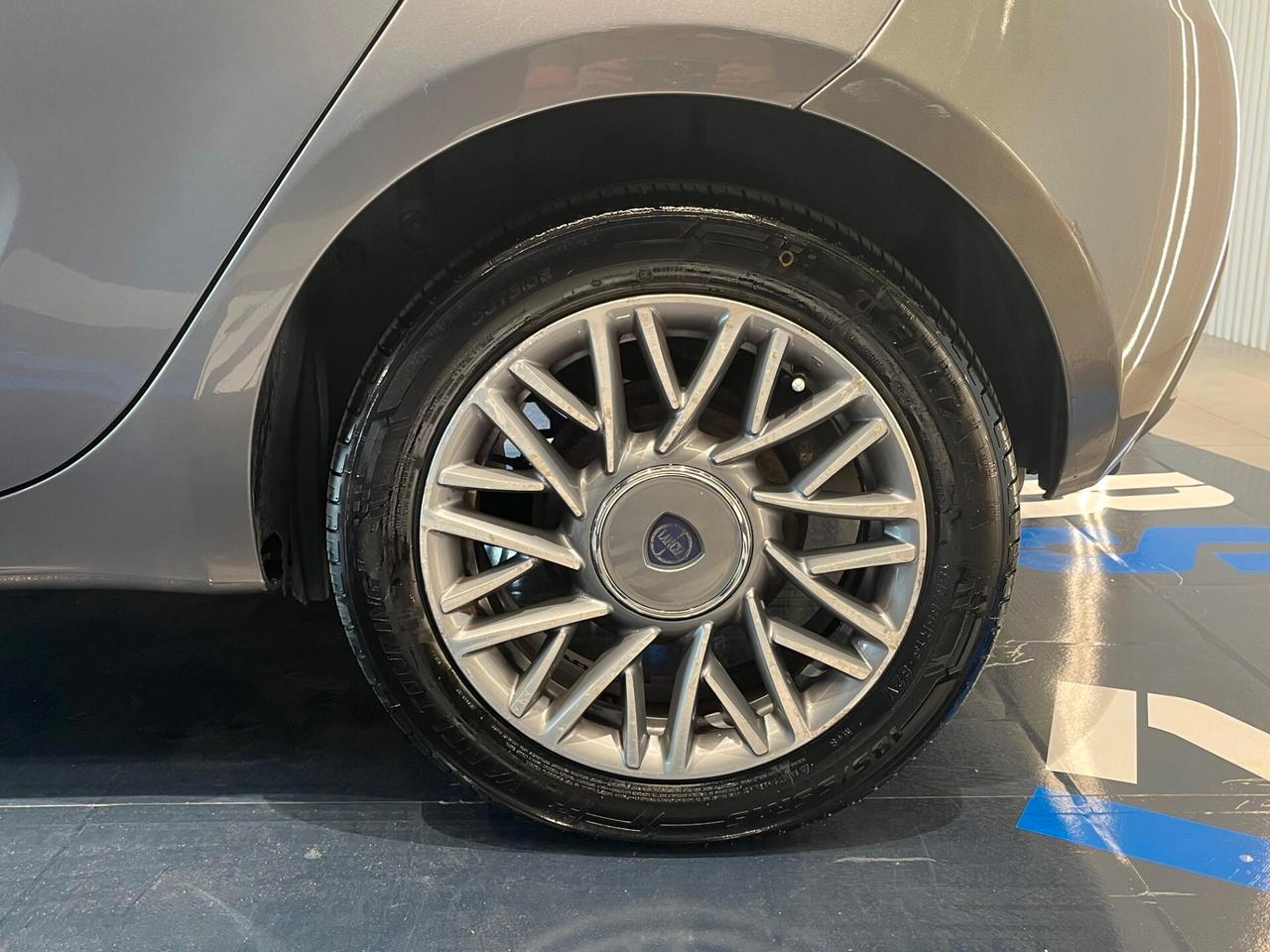Lancia Ypsilon 1.3 MJT 16V 95 CV 5 porte S&S Silver