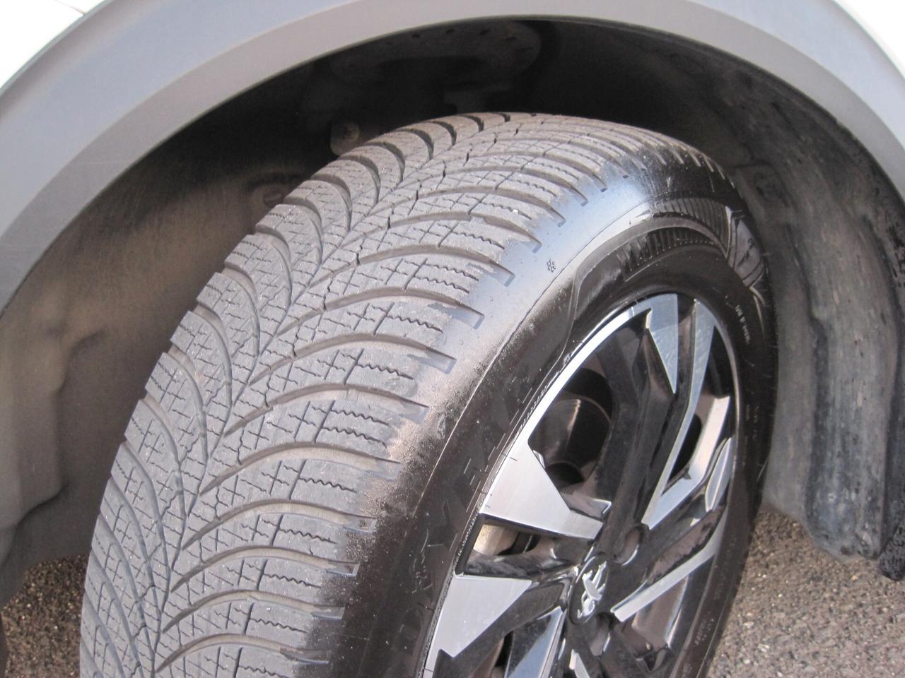 Peugeot 2008 PureTech 130 S&S Allure Pack