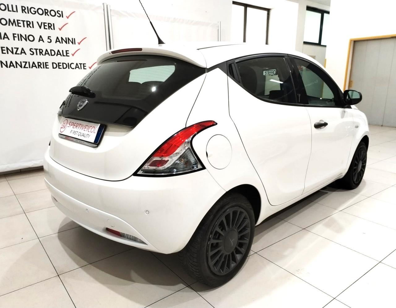 Lancia Ypsilon 1.2 69 CV 5 porte Unyca