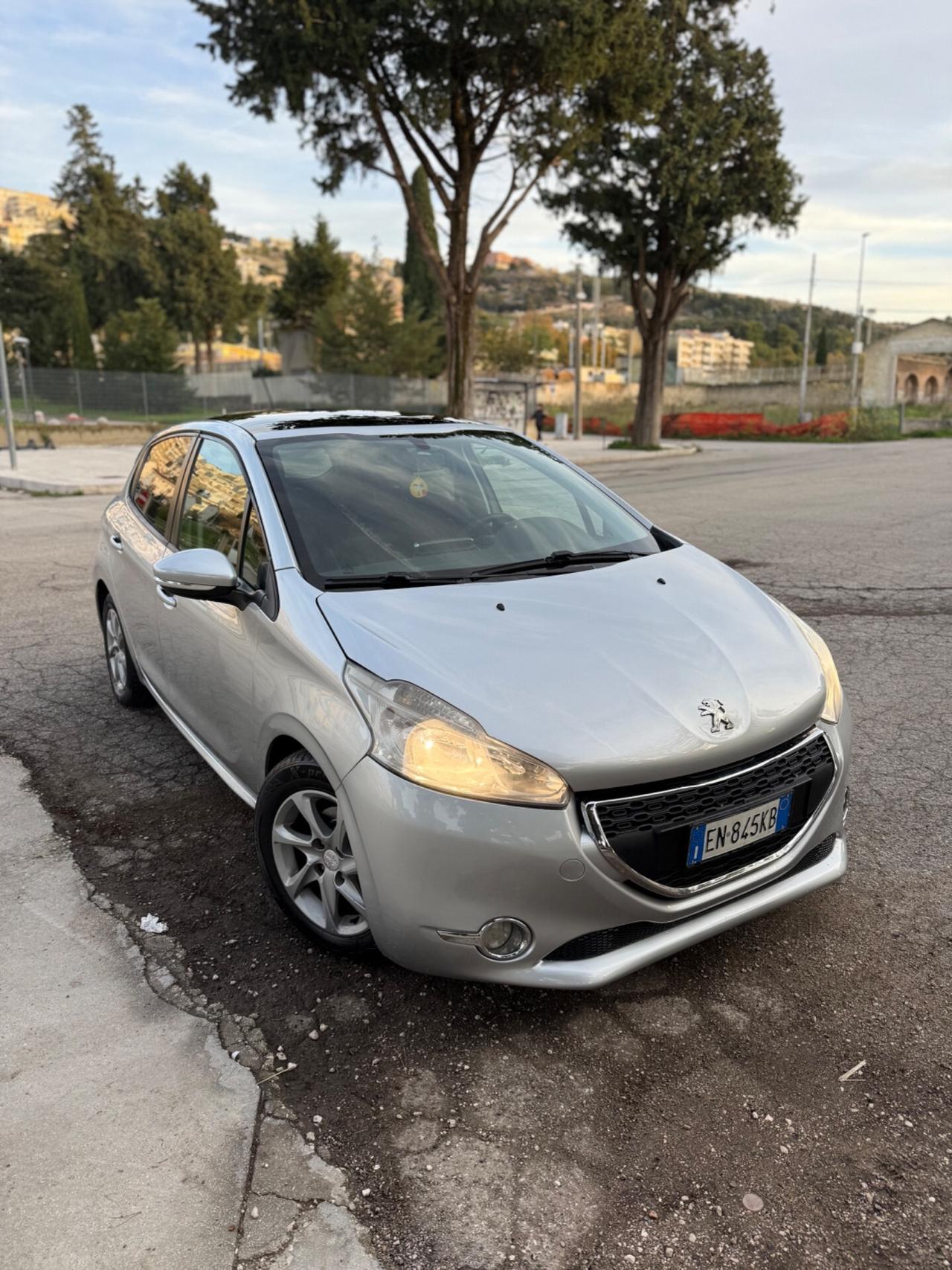 Peugeot 208 1.4 HDi 68 CV 5 porte Mix