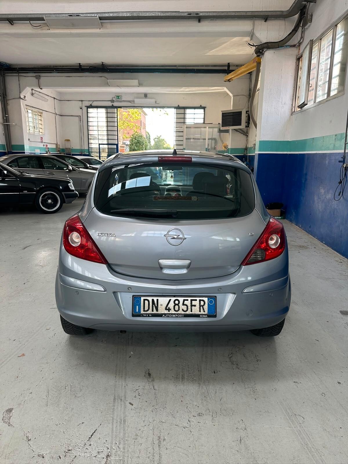 Opel Corsa 1.2 3 porte Club