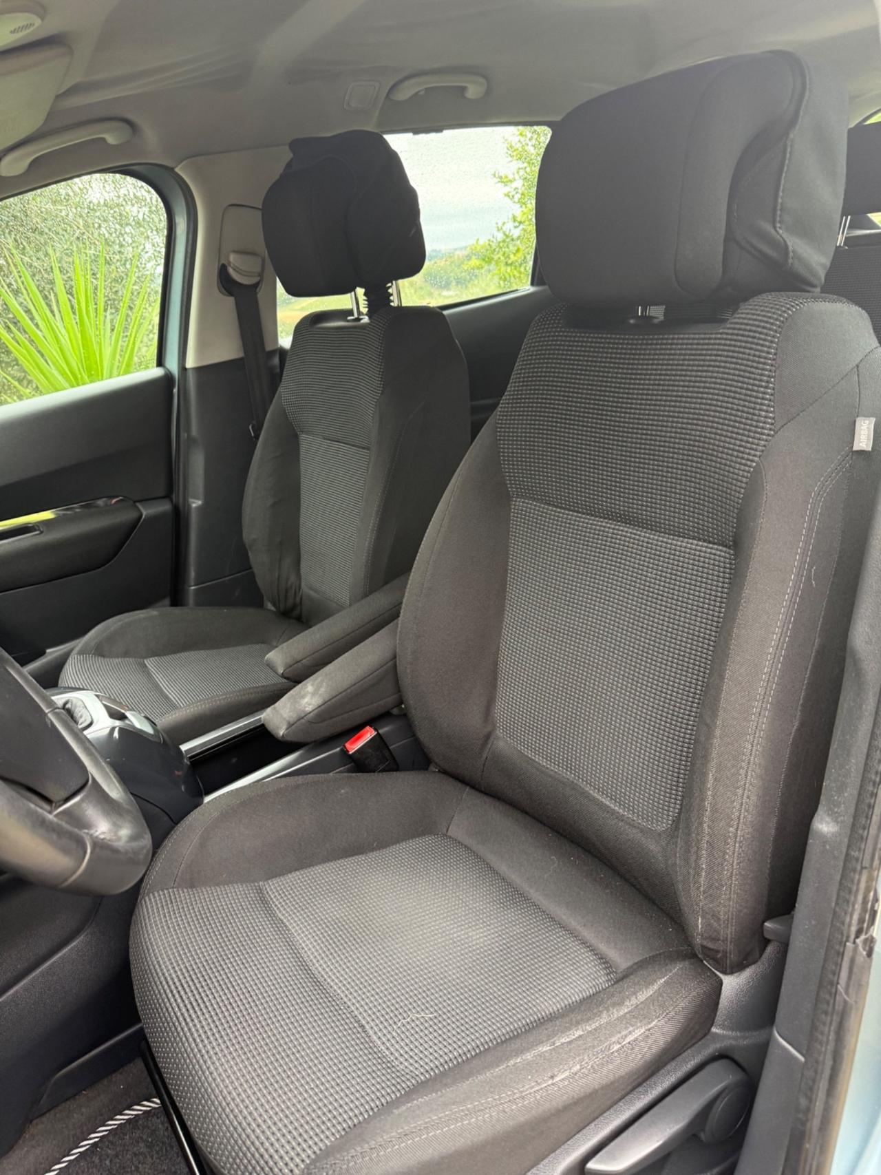 Peugeot 5008 2.0 HDi 150CV Business