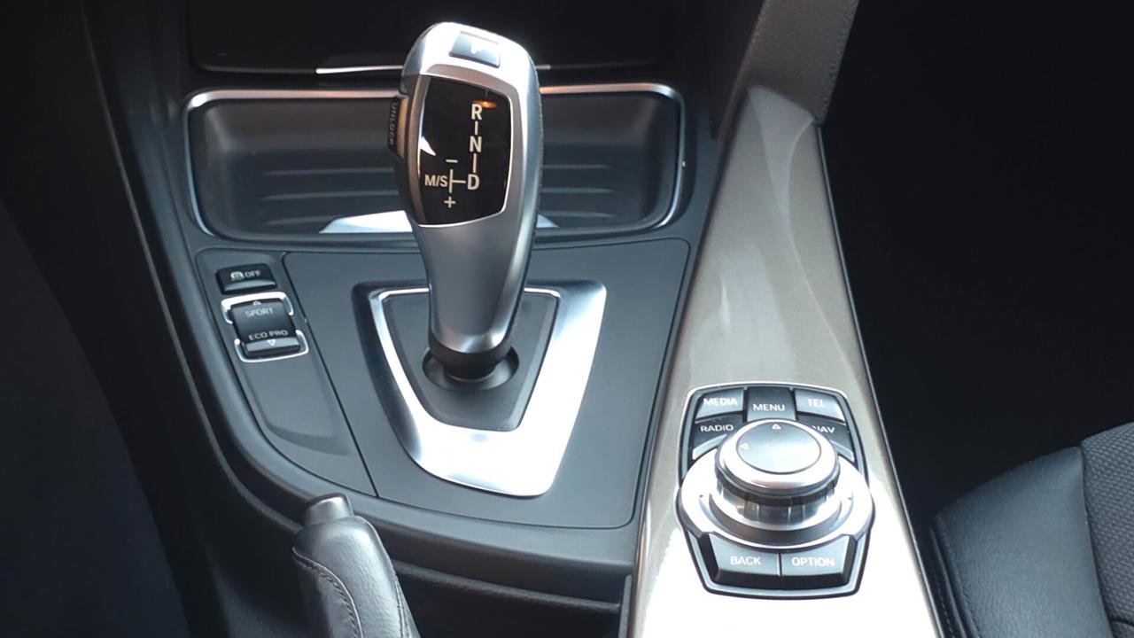 Bmw serie 3 - 318d - Led Navi Automatic