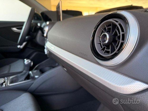 AUDI Q2 30 TDI S tronic Identity Black